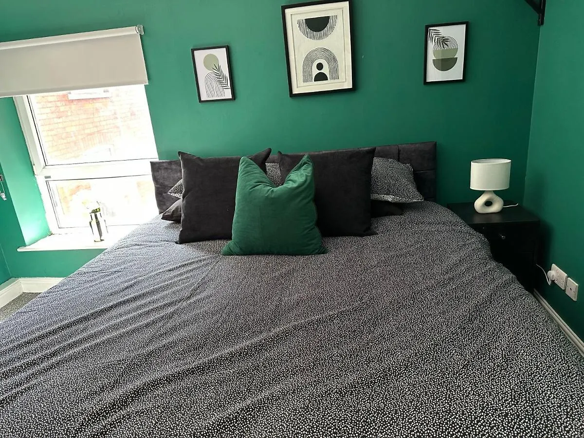 Seaview - Private Balcony - Contractors Apartment Cleethorpes